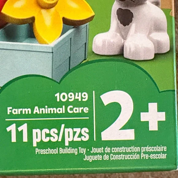 LEGO DUPLO Farm Animal Care Set - Red, Green, Yellow - Picture 7 of 9